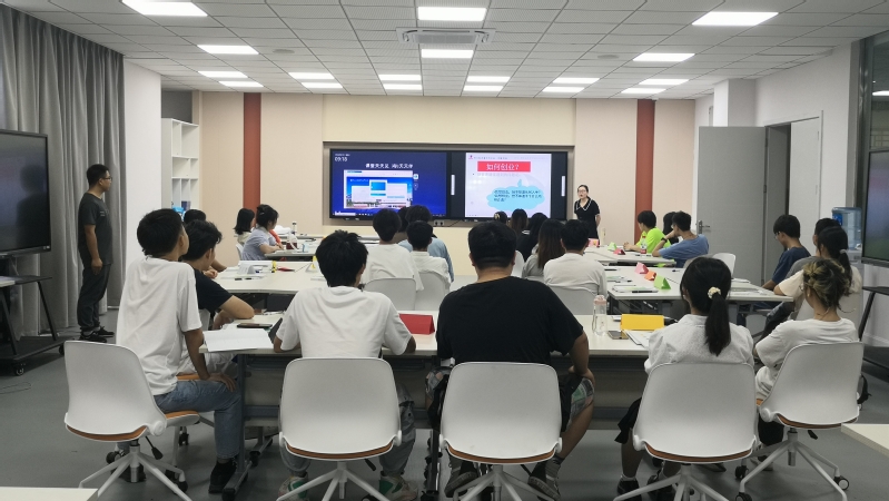 开元9565cc学生成功领取德阳市首批职业“电子培训券”并参加大学生创业培训